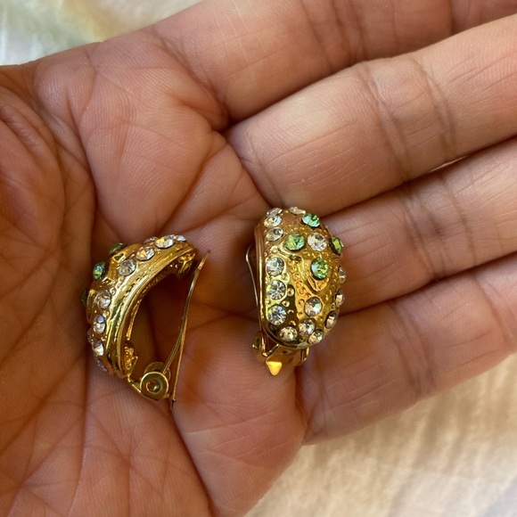 Gold Tone Vintage‎ Clip on Earrings with Green & Clear Rhinestones - Picture 7 of 7